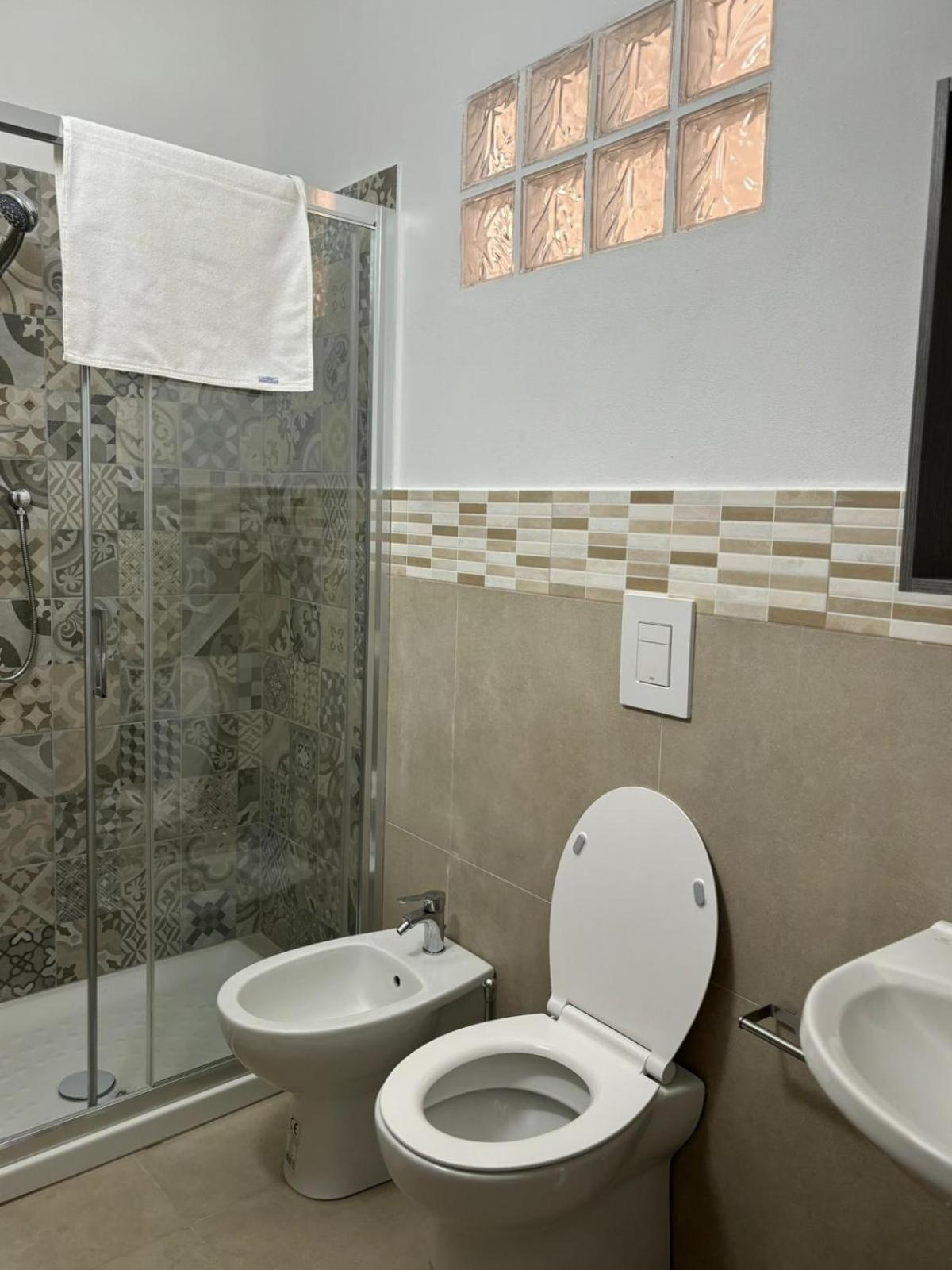 Fiore Apartments Фьоренцуола-д'Арда Экстерьер фото